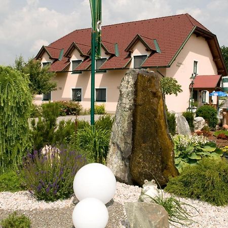 Restaurant Gaestehaus Seiger Sankt Lorenzen bei Knittelfeld Exterior foto